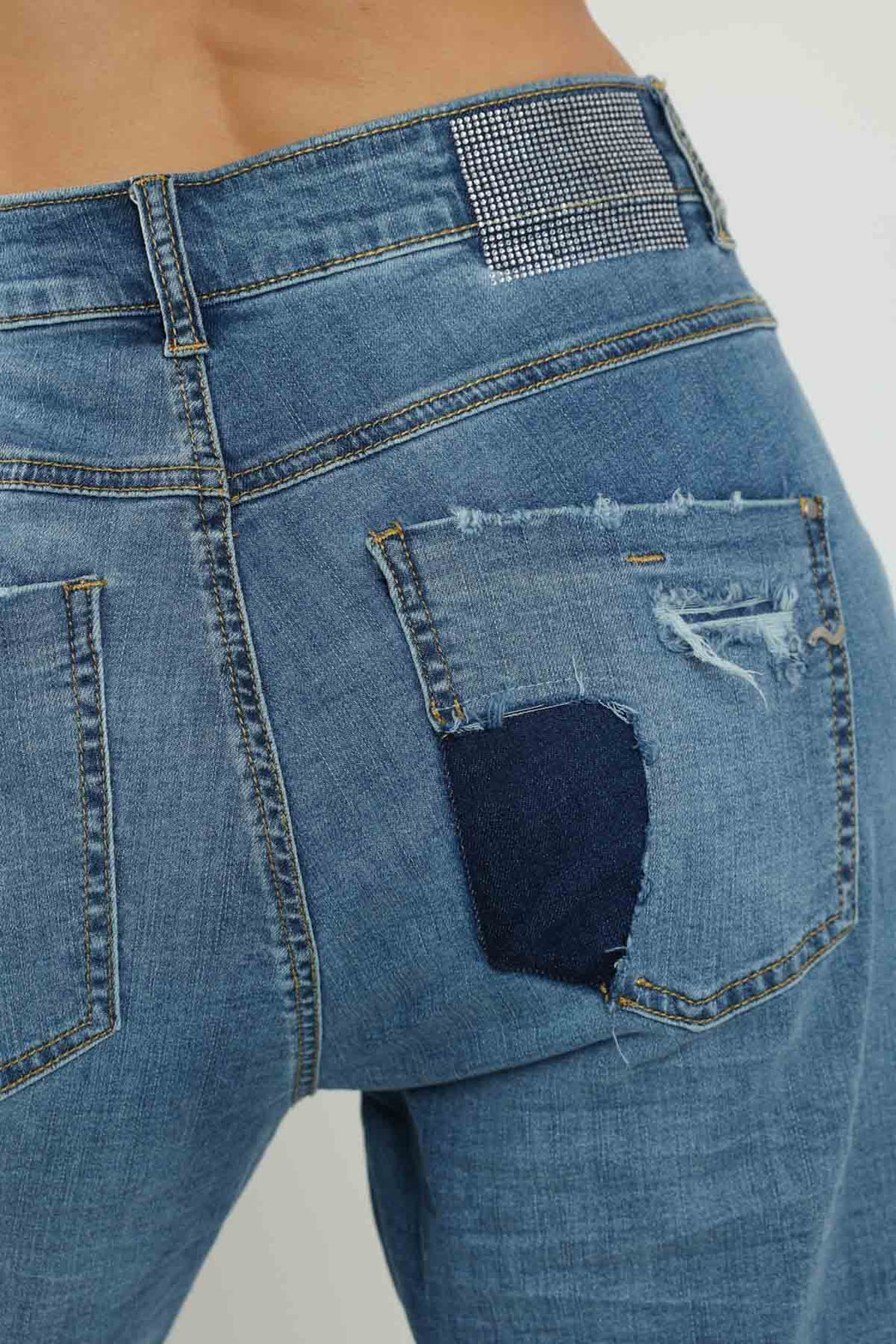 Noar Medium Blue Jeans